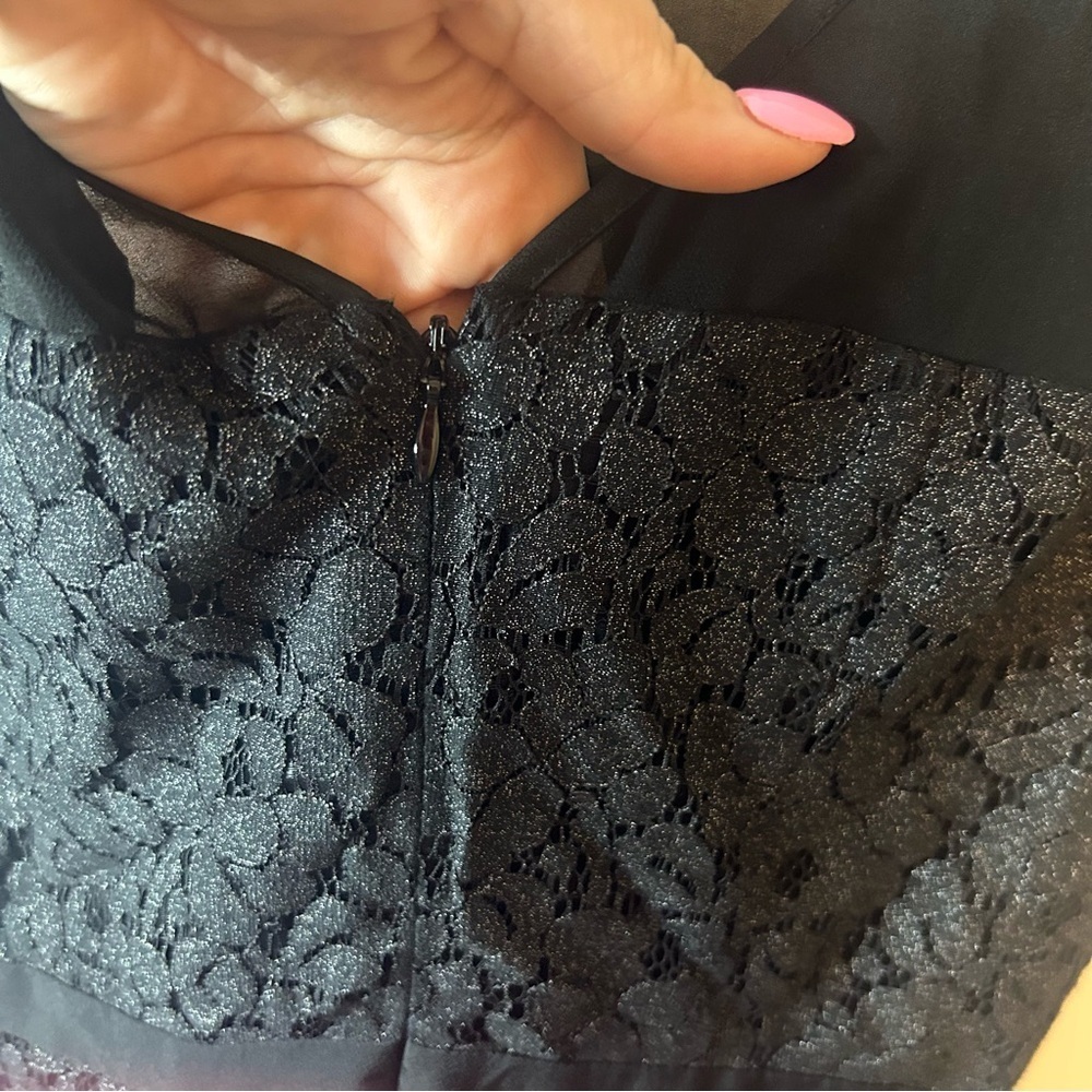 CHIC by JACOB size XS little black dress, 3/4 back zip. Knee length, mesh collar - Picture 7 of 10